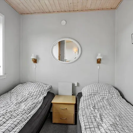 0112-romo-lakolk-112 Semesterbostad *